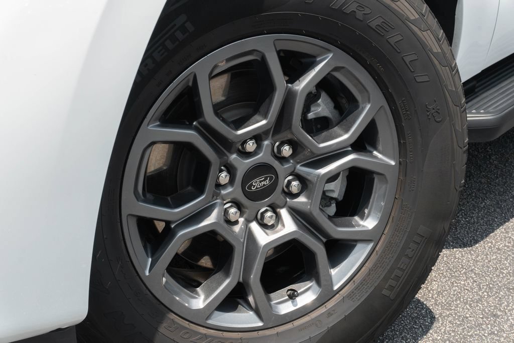 Used 2025 Ford Expedition Max Active RWD image 2