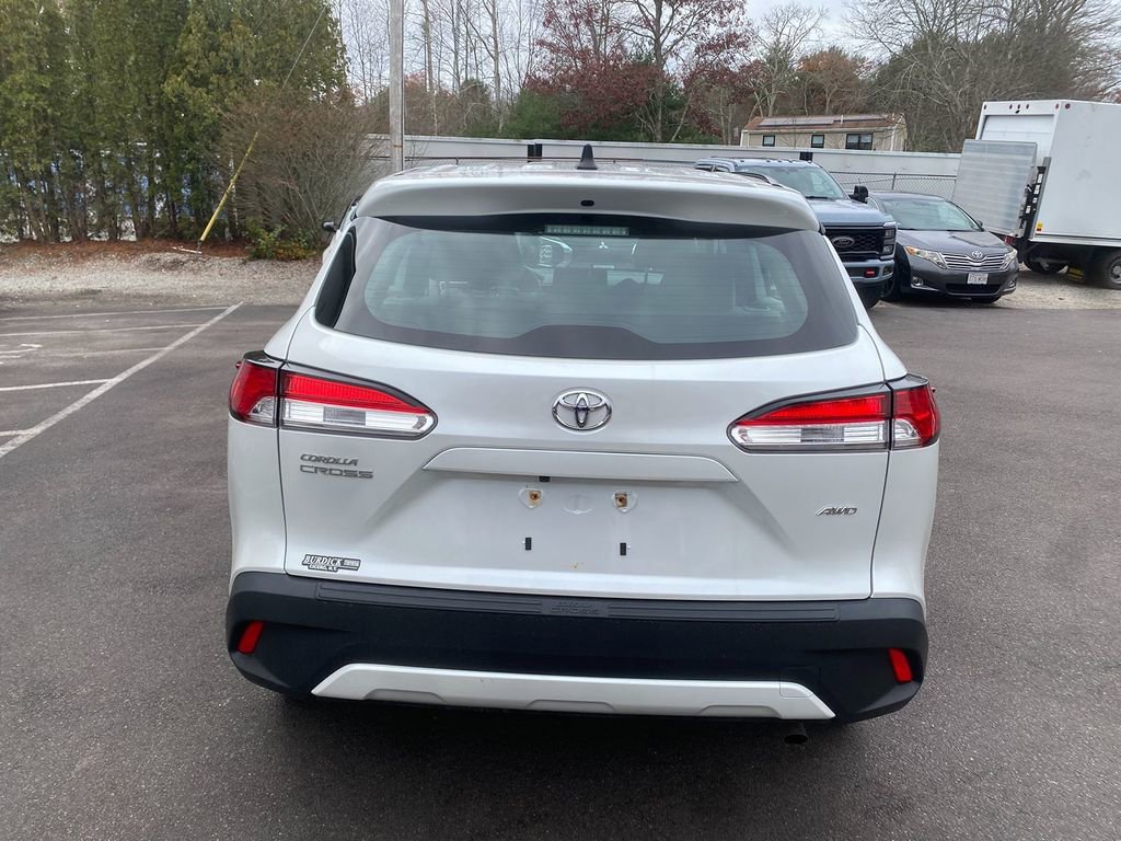 Used 2023 Toyota Corolla Cross L image 6