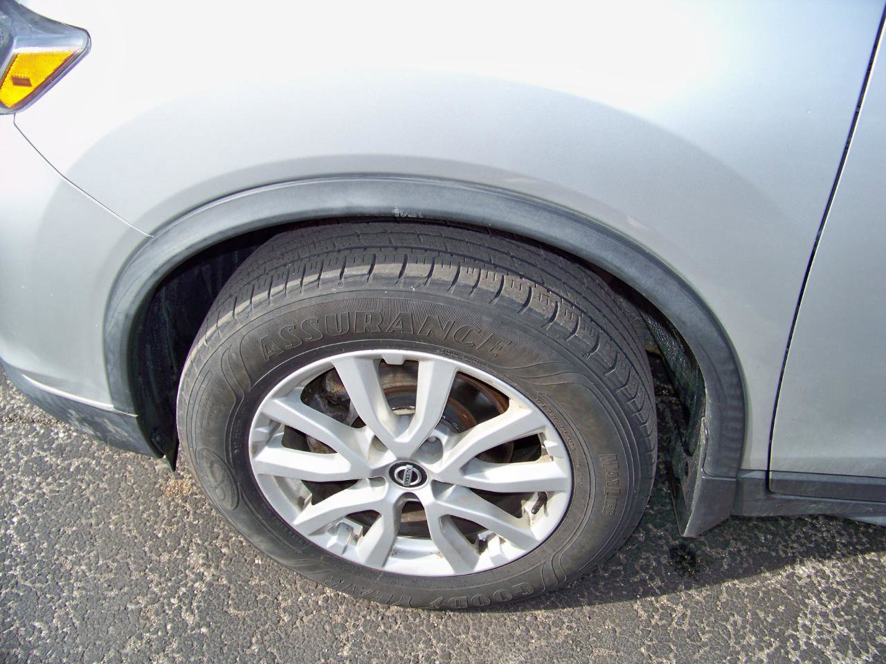 Used 2019 Nissan Rogue SV AWD/4WD image 23