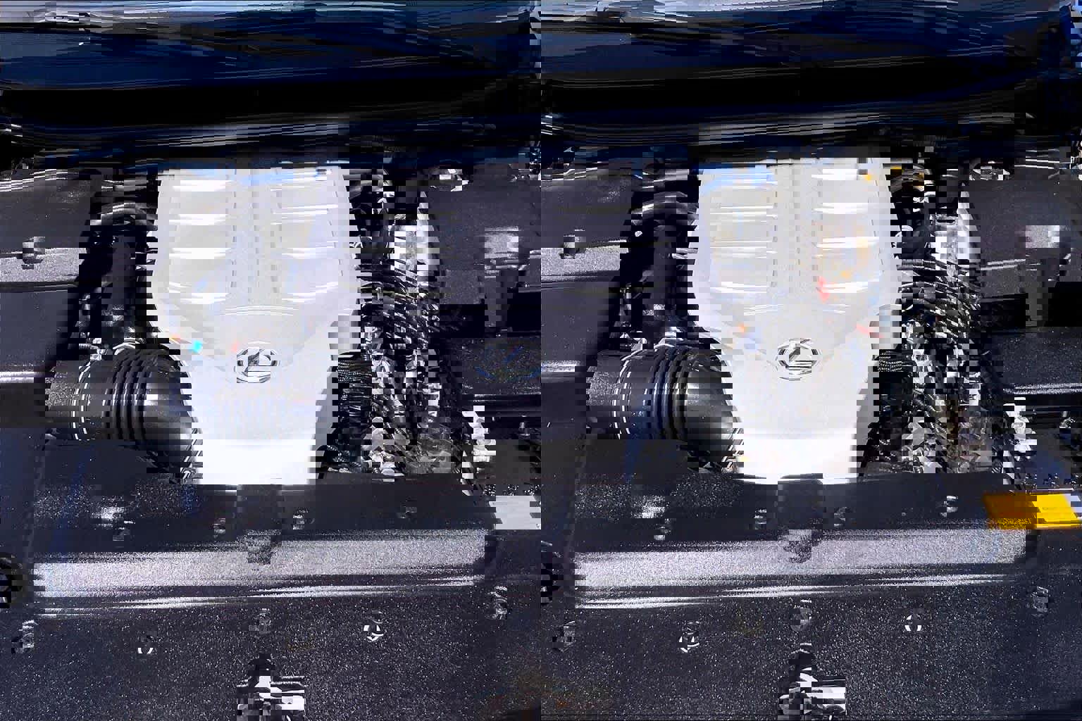 Used 2023 Lexus GX 460 Premium w/ Accessory Package image 32