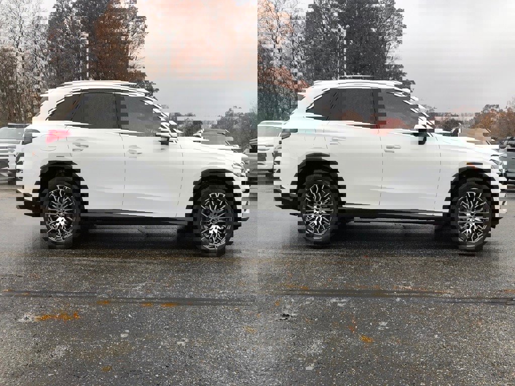 New 2025 Mercedes-Benz GLC 300 4MATIC image 8