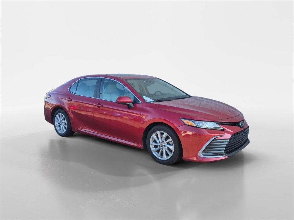 Used 2023 Toyota Camry LE image 2