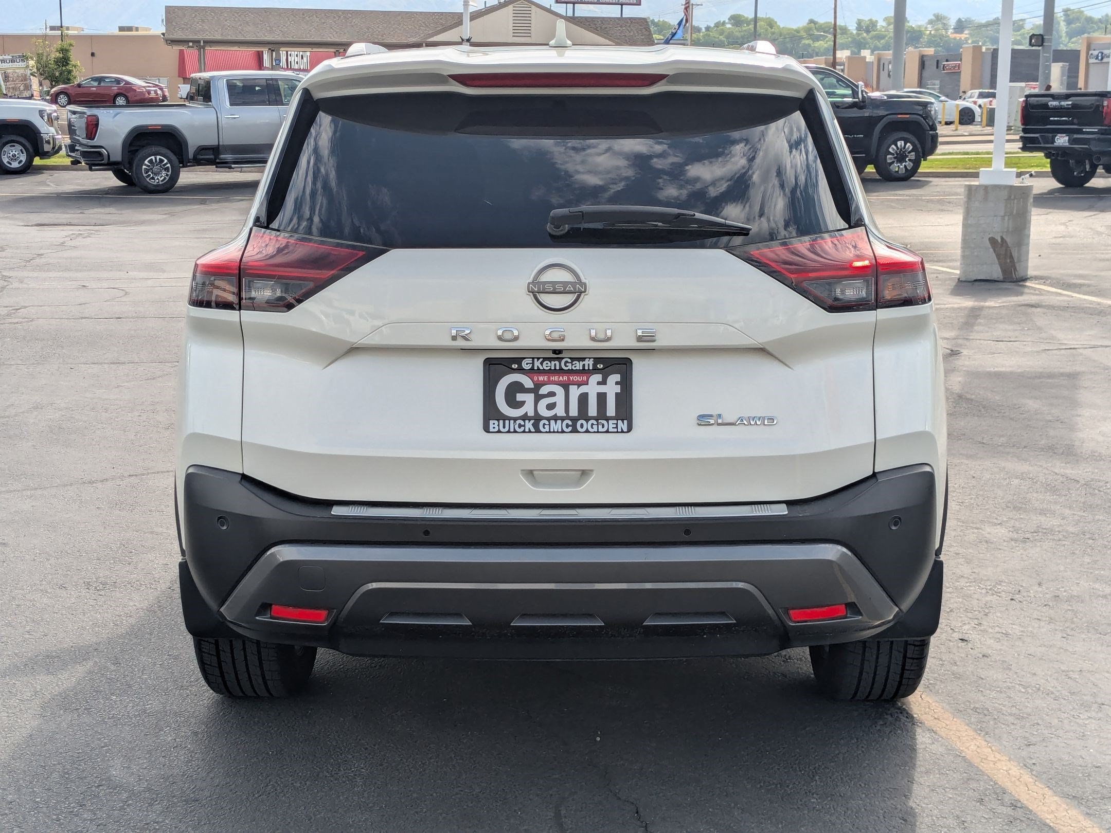 Used 2023 Nissan Rogue SL w/ SL Premium Package AWD/4WD image 4