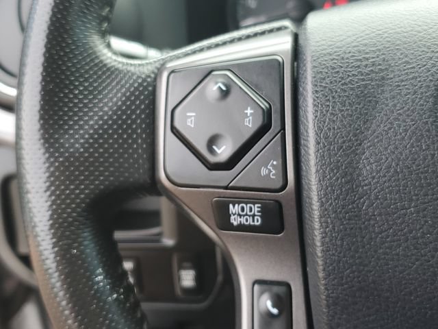 Used 2016 Toyota Tacoma TRD Sport w/ Towing Package AWD/4WD image 13