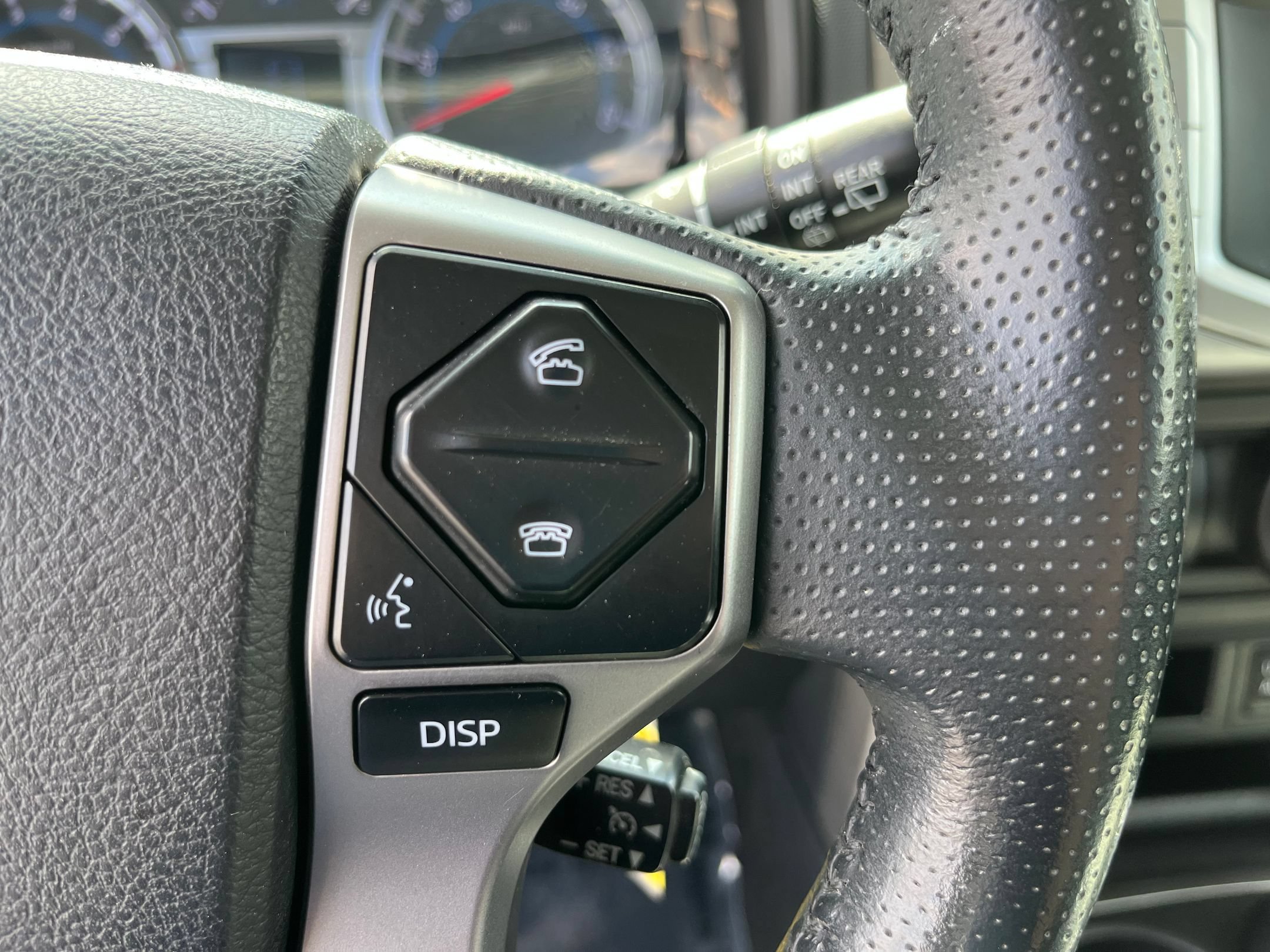Used 2019 Toyota 4Runner SR5 AWD/4WD image 14