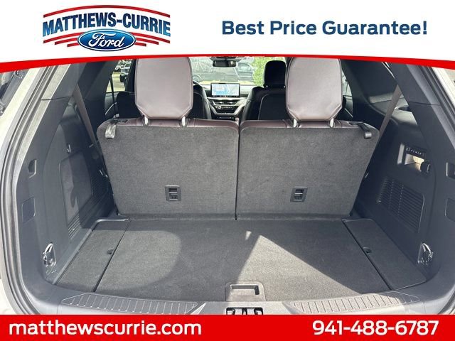 Certified 2025 Ford Explorer Platinum RWD image 14