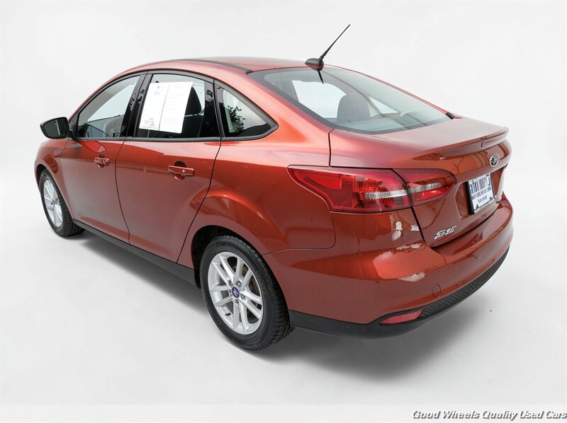 Used 2018 Ford Focus SE FWD image 7