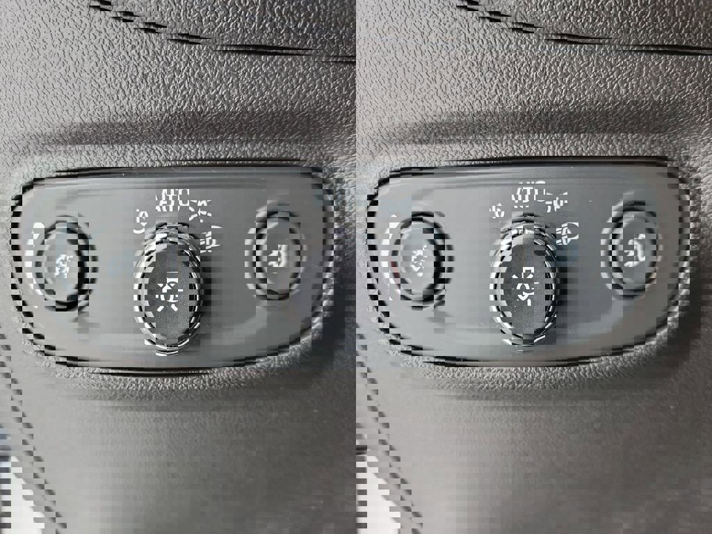 Certified 2023 Chevrolet Equinox Premier image 22