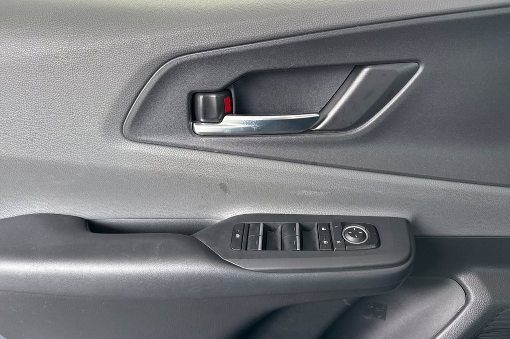 Used 2025 Toyota Prius XLE FWD image 17