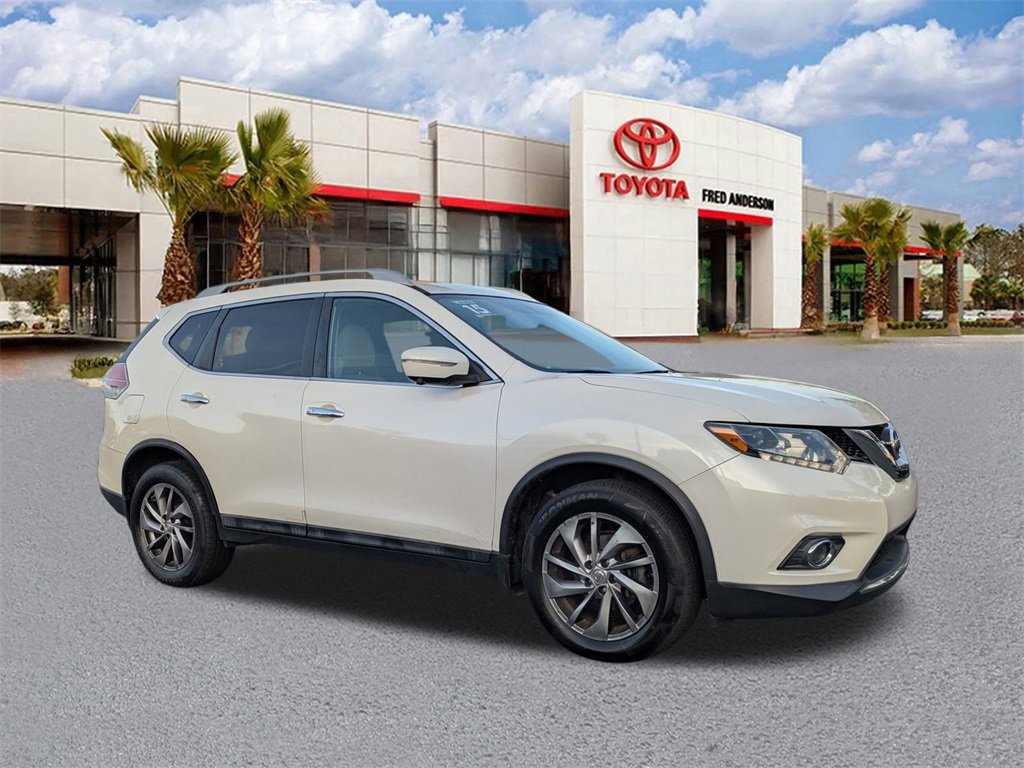 Used 2015 Nissan Rogue SL w/ SL Premium Package image 2
