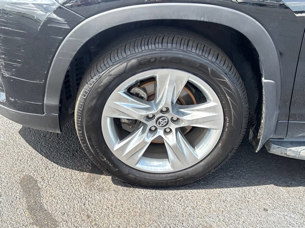 Used 2019 Toyota Highlander Limited FWD image 26