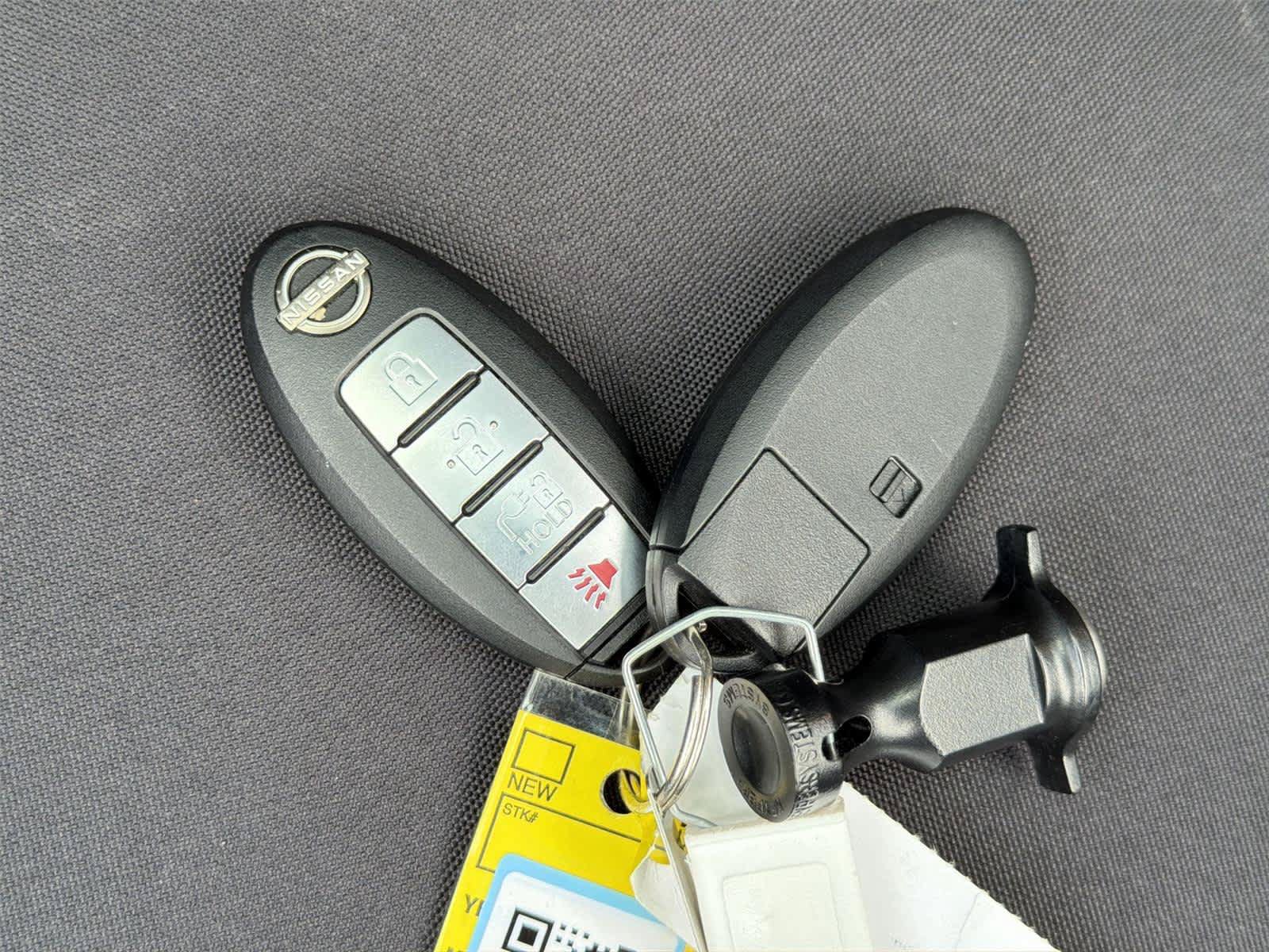 Used 2025 Nissan Leaf S FWD image 21