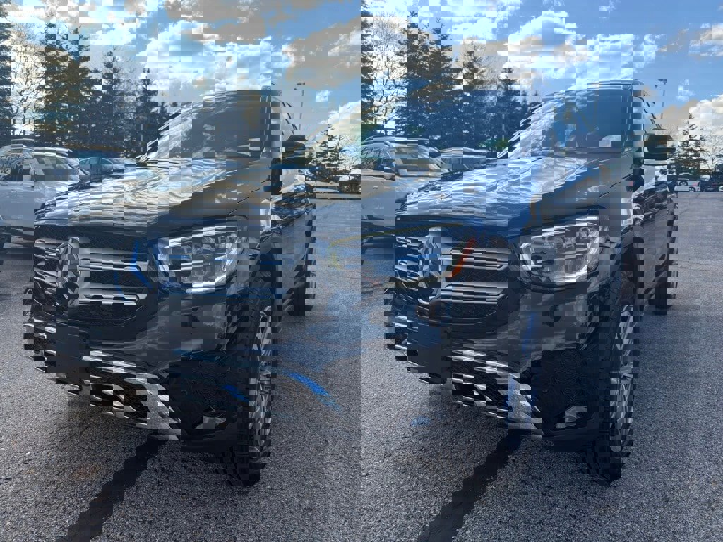 Certified 2022 Mercedes-Benz GLC 300 4MATIC w/ Premium Package Lite image 3