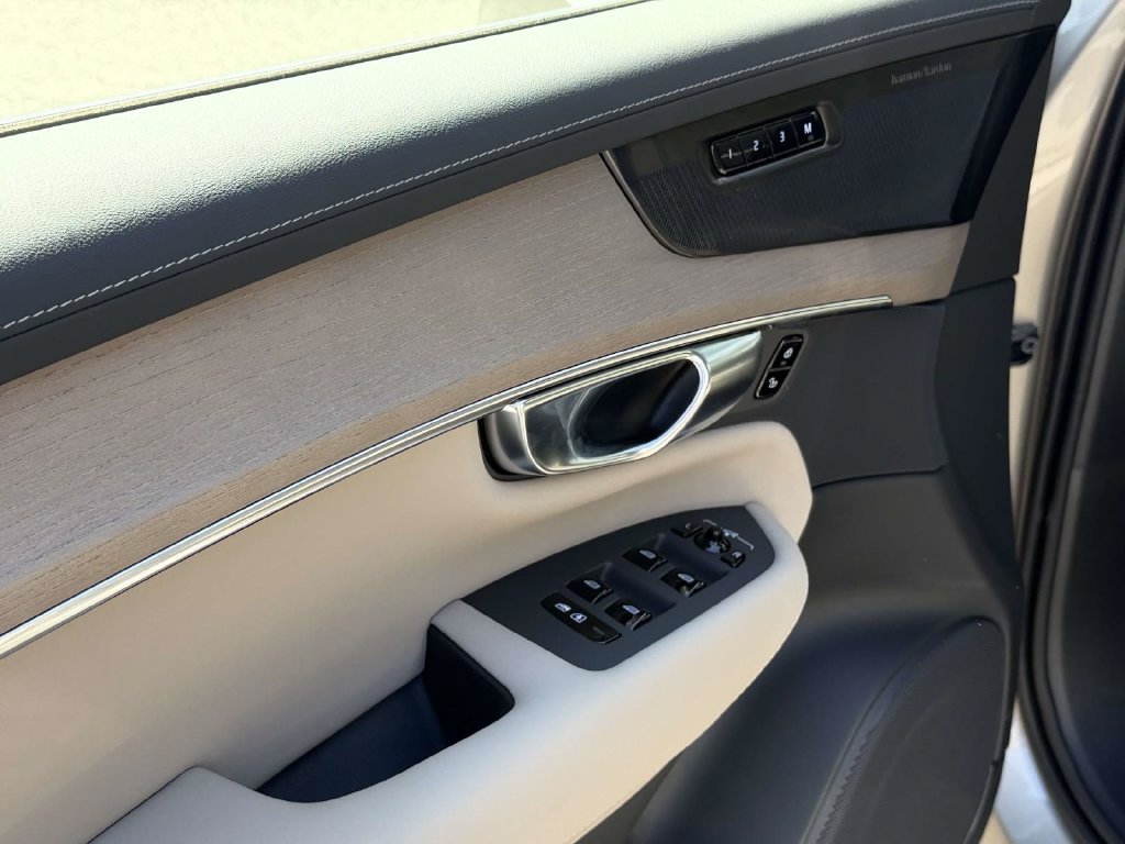 New 2026 Volvo XC90 B6 Plus w/ Protection Package AWD/4WD image 17