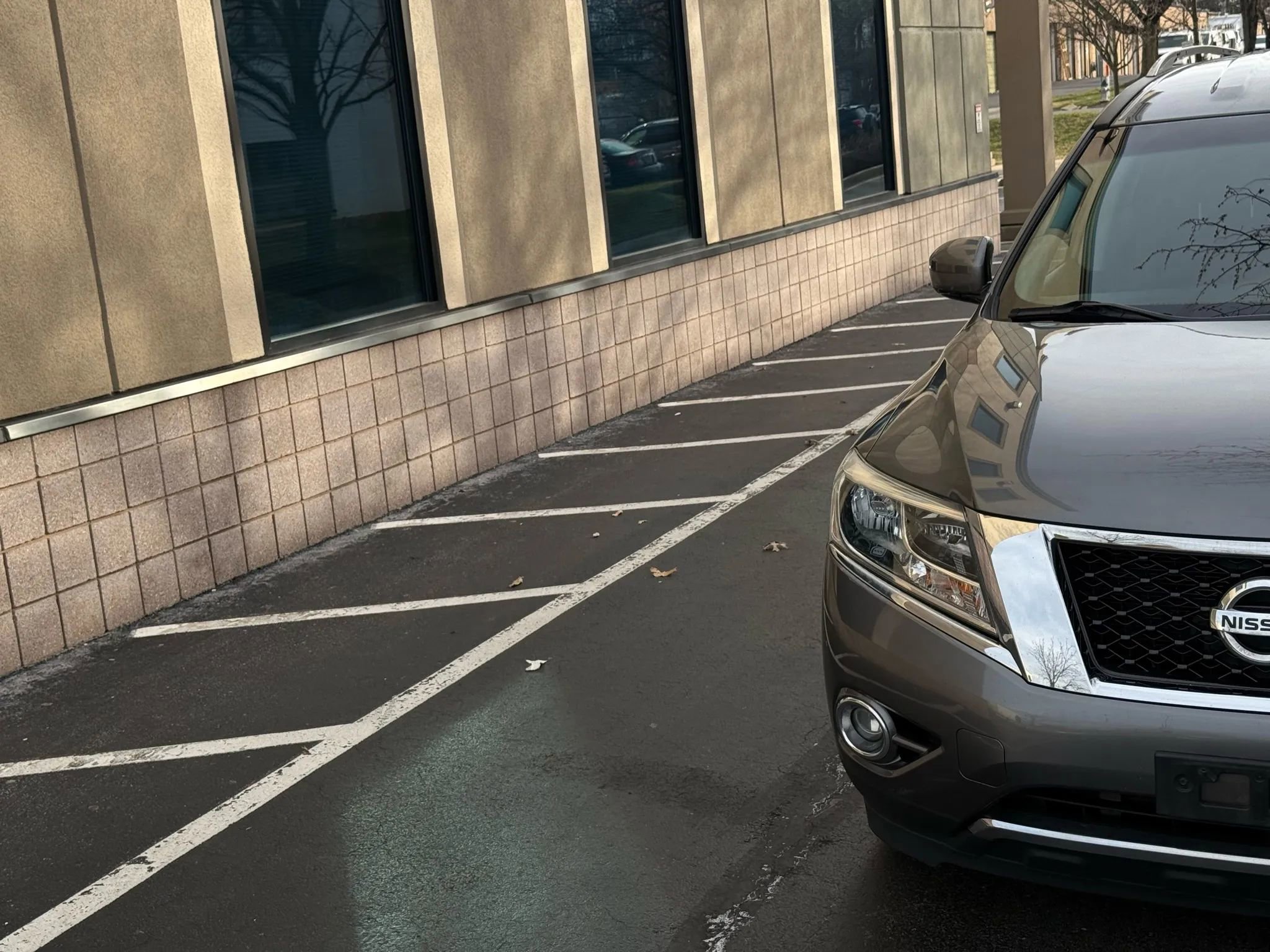 Used 2016 Nissan Pathfinder SV image 11