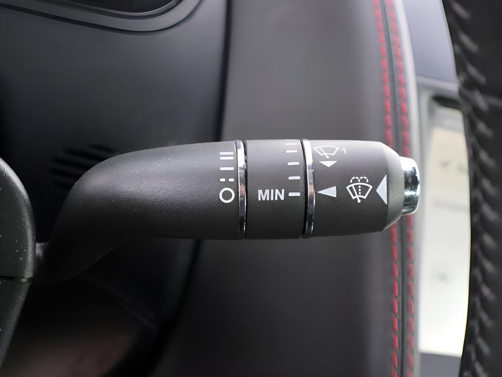 Used 2023 Jaguar F-TYPE R-Dynamic AWD/4WD image 31