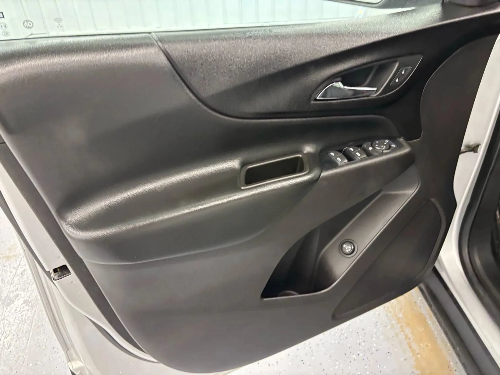 Used 2019 Chevrolet Equinox LT FWD image 20