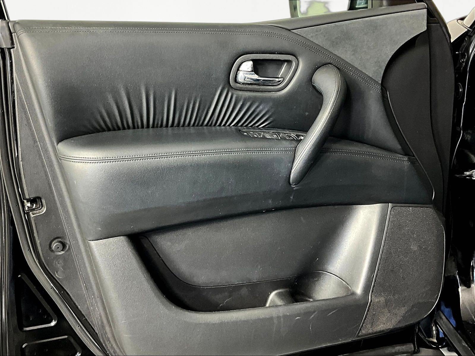 Used 2021 Nissan Armada SV AWD/4WD image 17