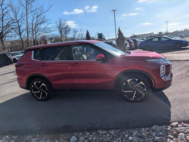 Used 2024 Mitsubishi Outlander SE image 6