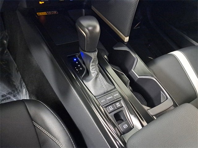Used 2025 Toyota Camry SE image 31