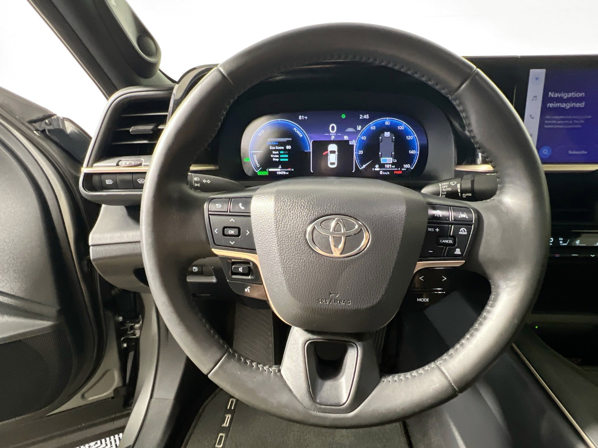 Used 2023 Toyota Crown Limited image 17