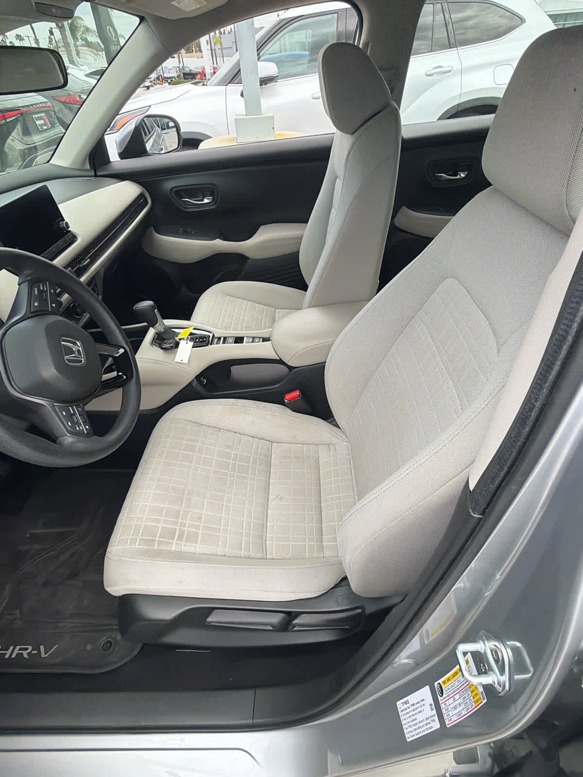 Used 2023 Honda HR-V LX image 2