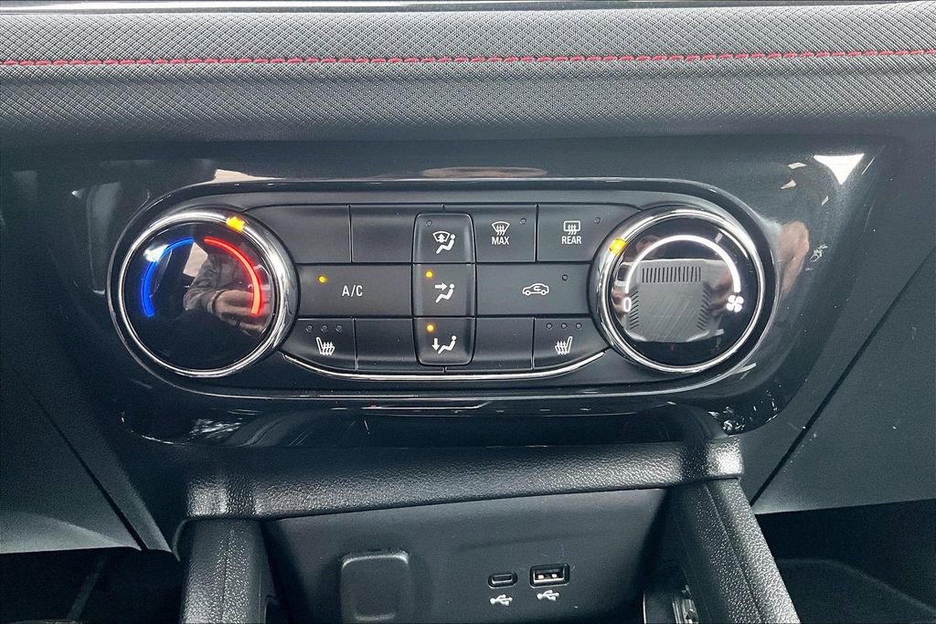 Used 2024 Chevrolet TrailBlazer RS image 31