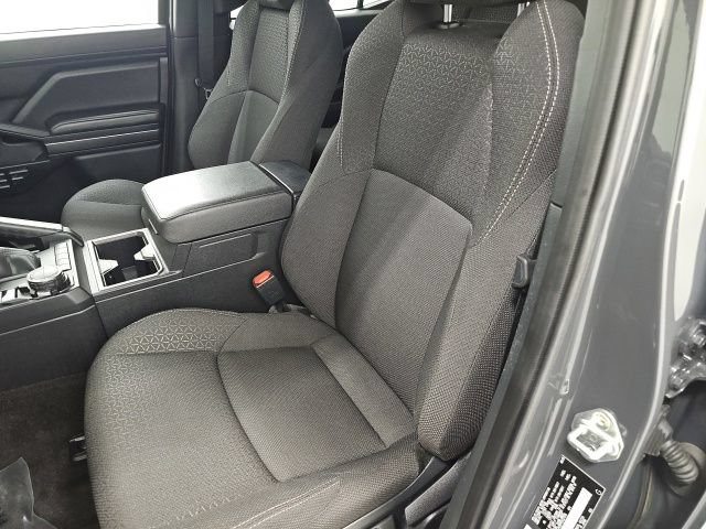 Used 2025 Toyota 4Runner SR5 AWD/4WD image 15