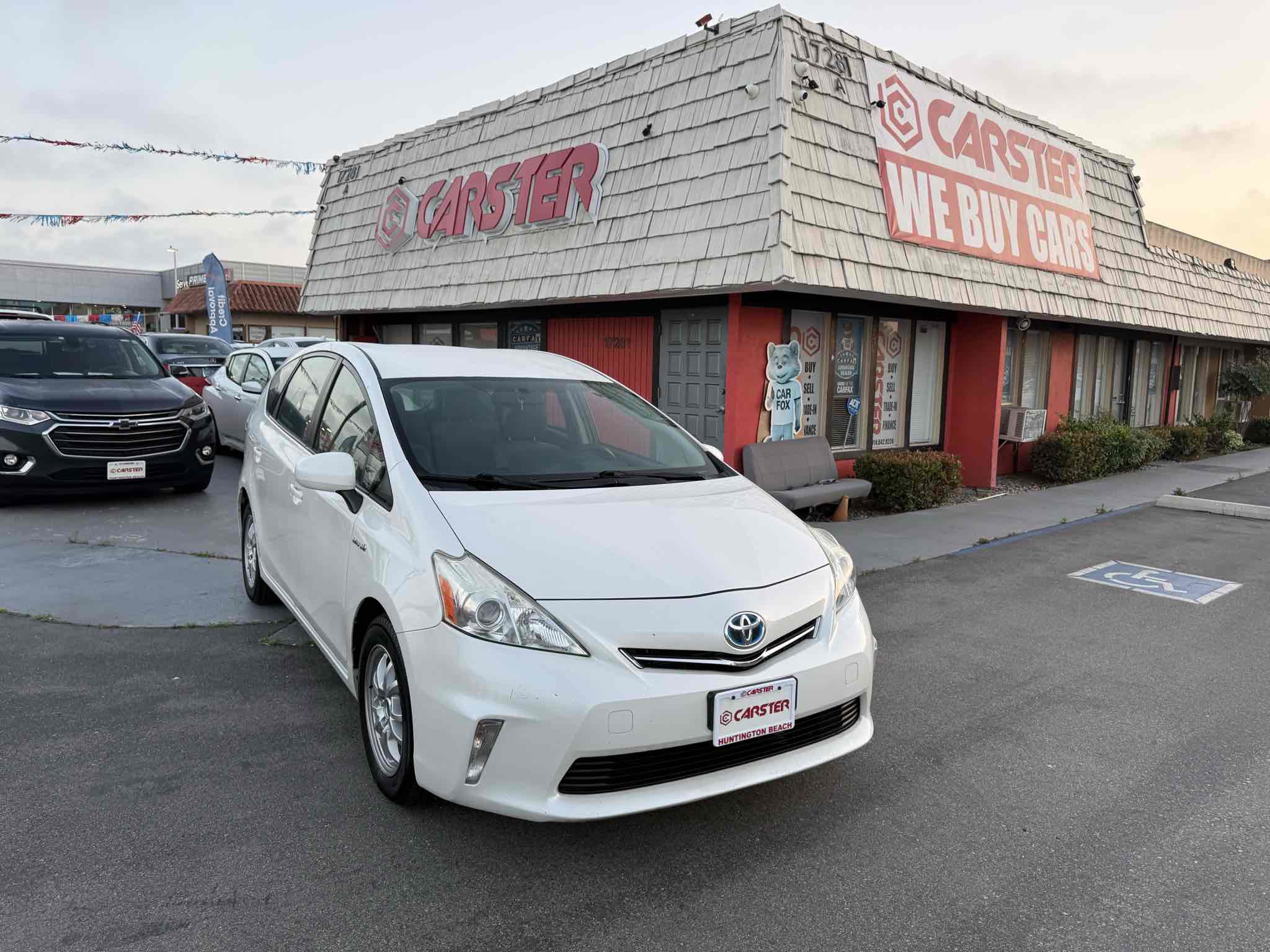Used 2014 Toyota Prius V Two FWD image 17