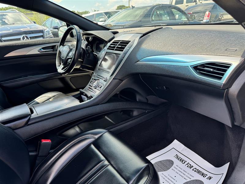 Used 2020 Lincoln MKZ FWD image 11