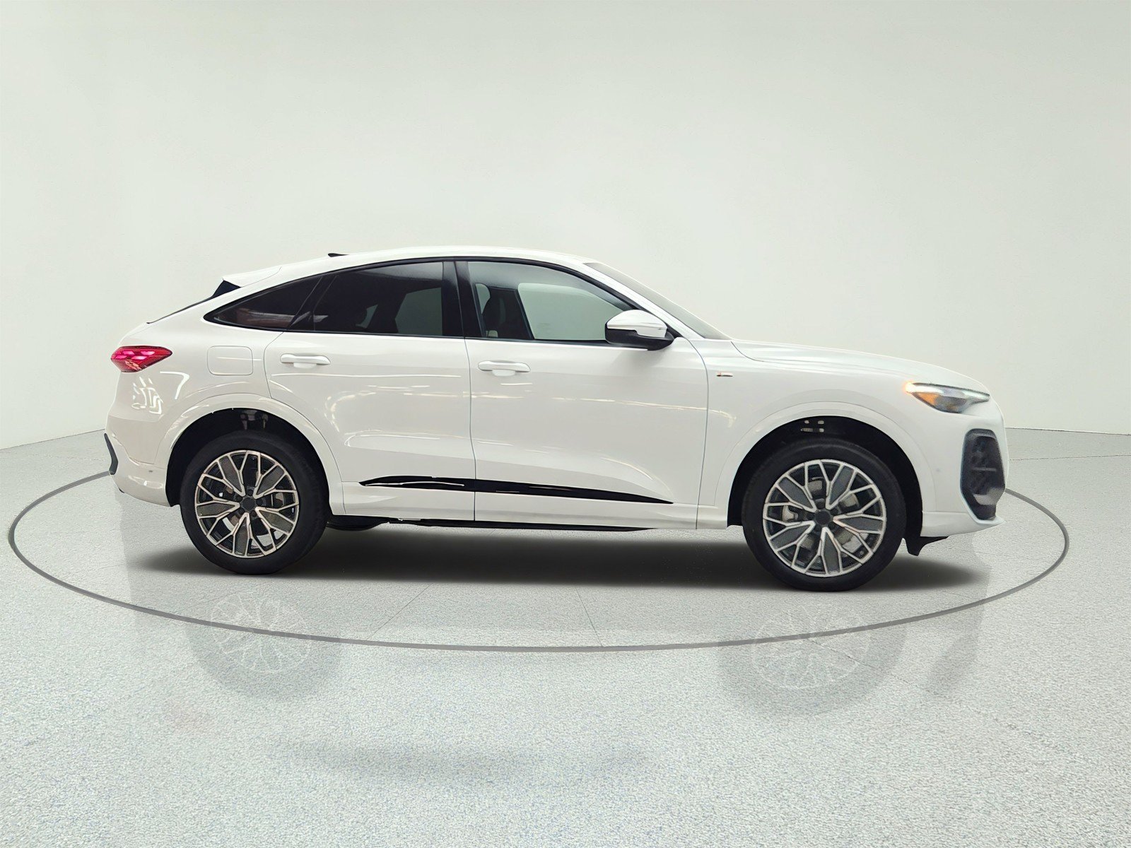 New 2026 Audi Q5 Premium Plus AWD/4WD image 4