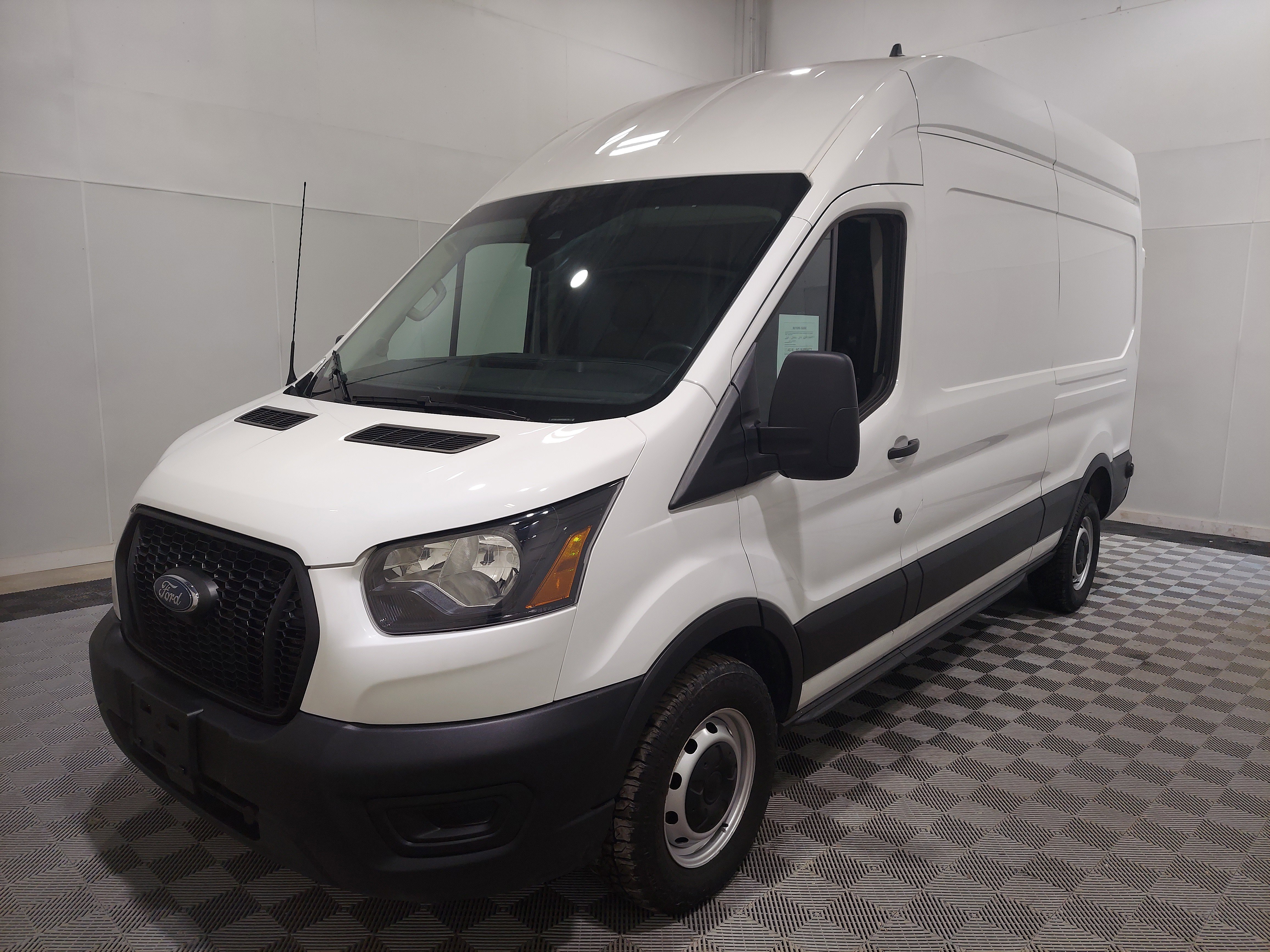 Used 2024 Ford Transit 250 148 High Roof RWD image 1