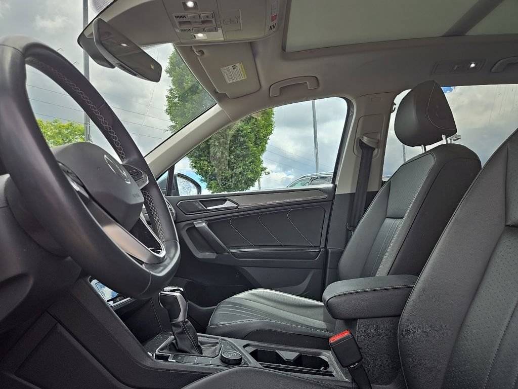 Used 2022 Volkswagen Tiguan SE AWD/4WD image 31
