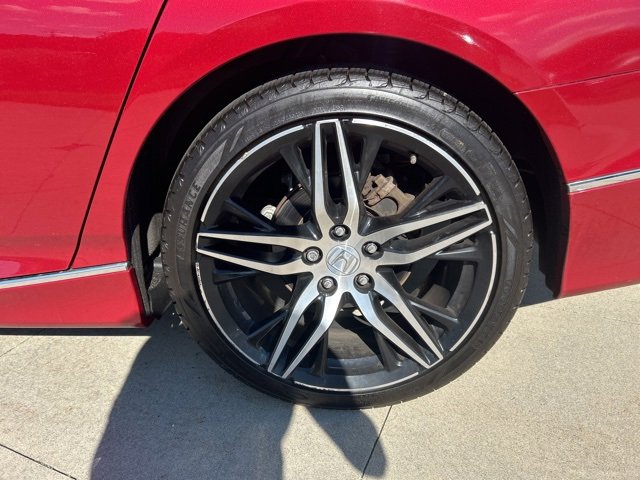 Used 2021 Honda Accord Touring image 11