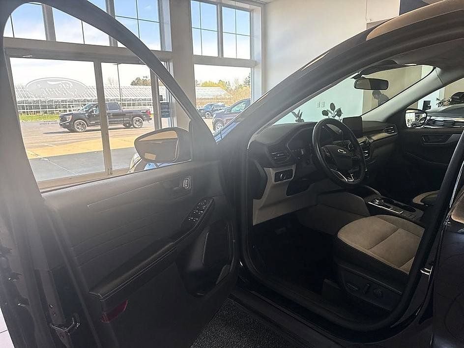 Used 2024 Ford Escape Active AWD/4WD image 12
