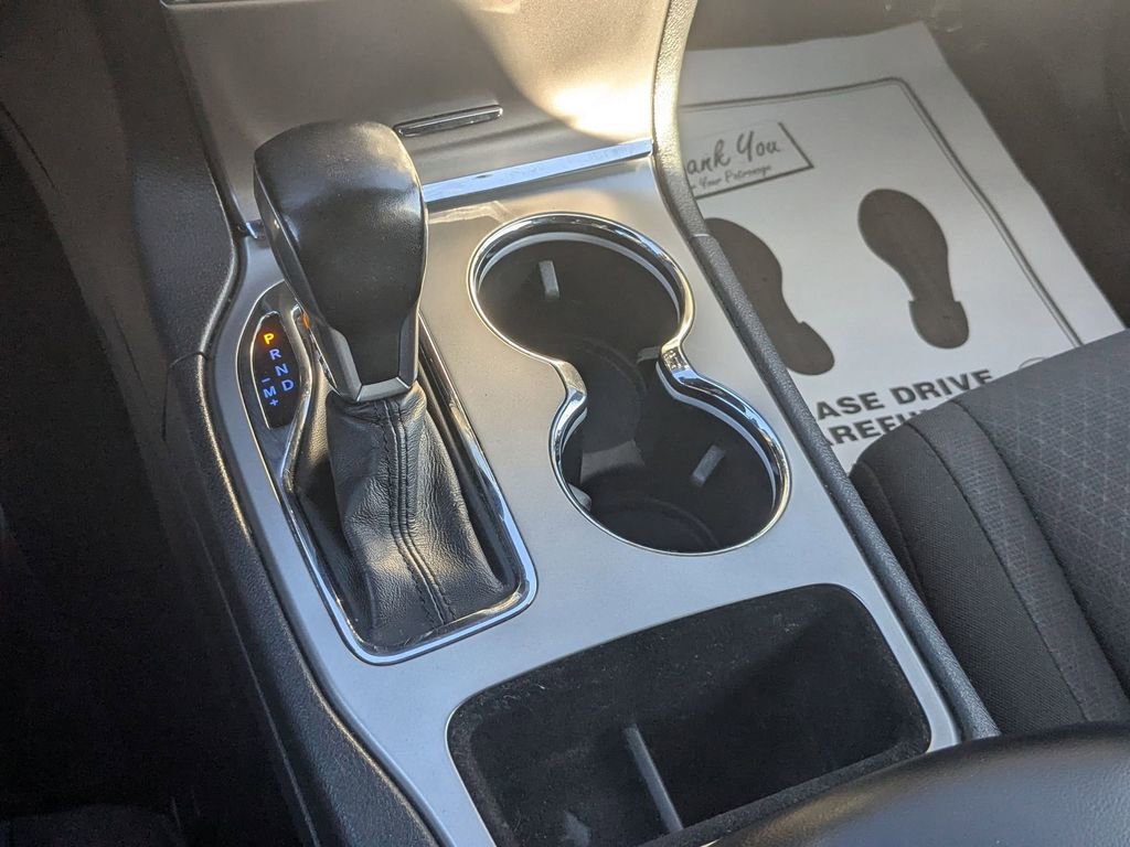 Used 2020 Jeep Grand Cherokee Laredo w/ 18" Wheel & 8.4" Radio Group image 27