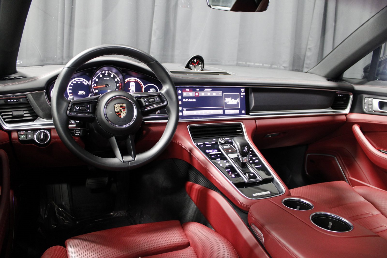 Certified 2022 Porsche Panamera 4 Platinum Edition image 4