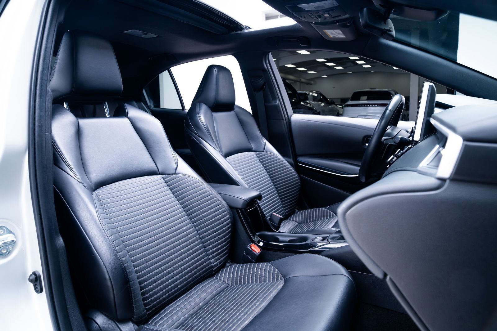 Used 2022 Toyota Corolla XSE w/ Carpet Mat Package (TMS) FWD image 24