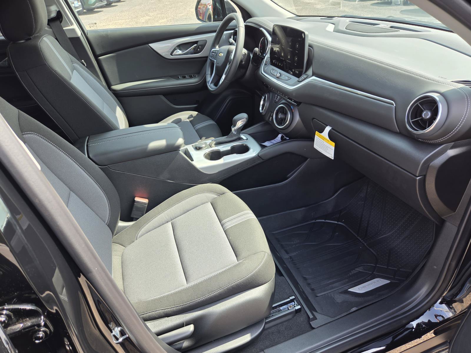 New 2026 Chevrolet Blazer LT w/ LPO, Floor Liner Package FWD image 9