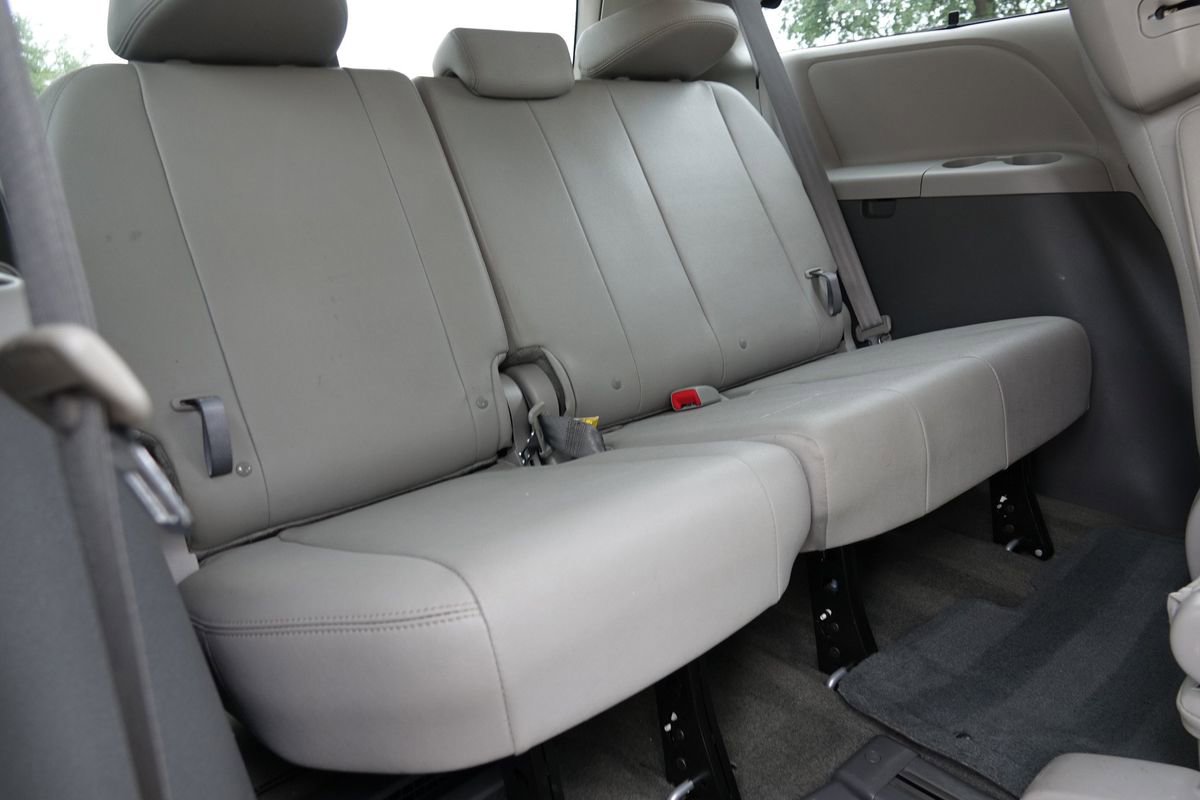 Used 2017 Toyota Sienna XLE FWD image 13