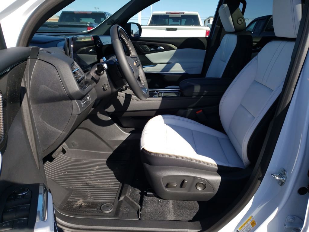 New 2026 Chevrolet Traverse High Country w/ LPO, Floor Liner Package image 9