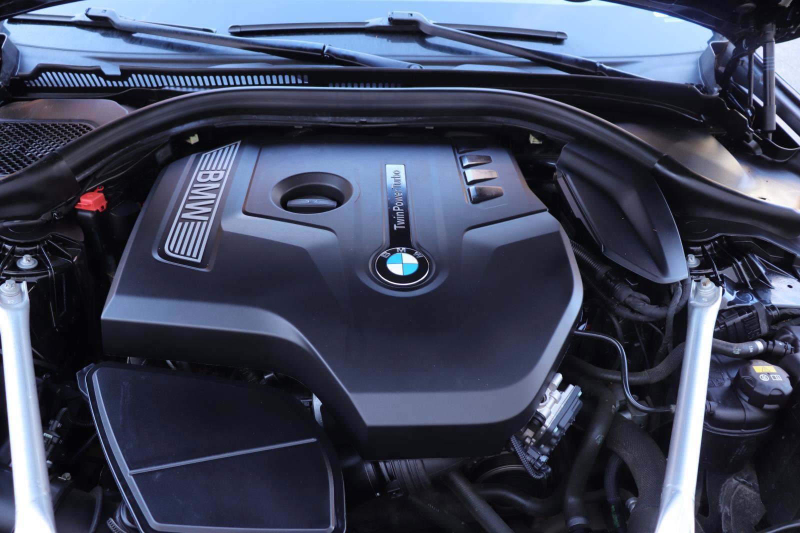 Used 2018 BMW 530i w/ Premium Package image 34