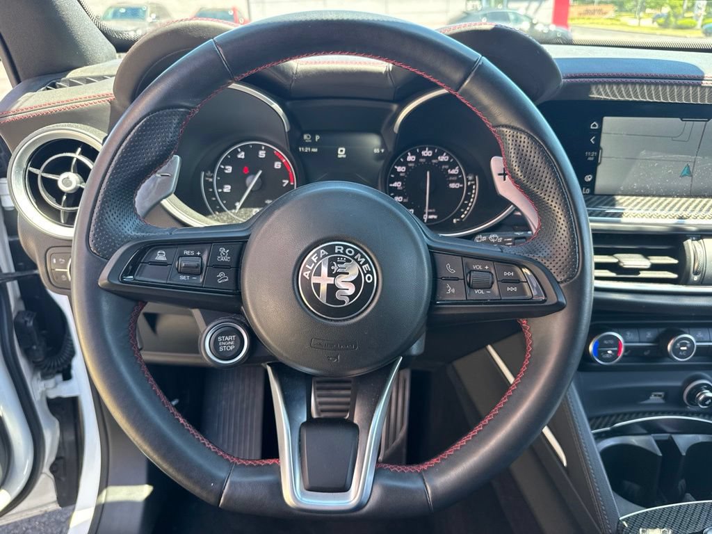 Used 2023 Alfa Romeo Stelvio Estrema AWD/4WD image 36