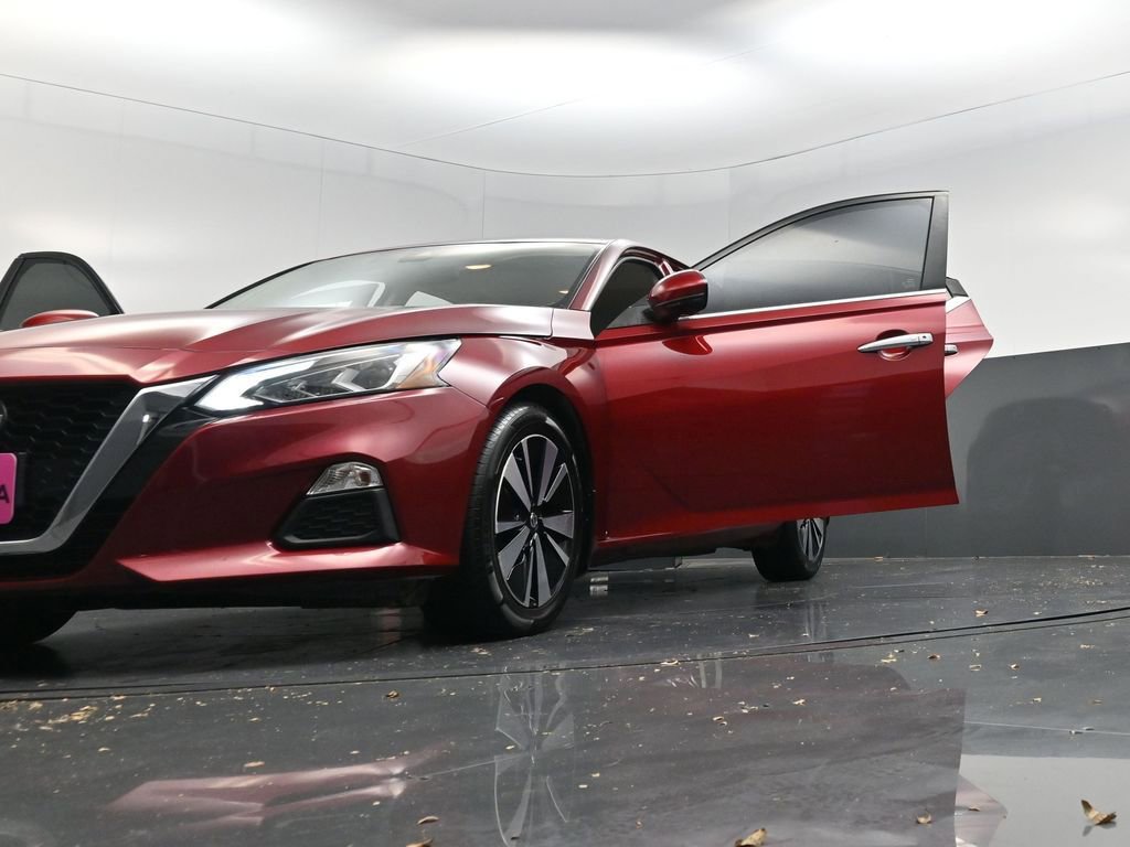 Used 2022 Nissan Altima 2.5 SV w/ SV Premium Package image 28