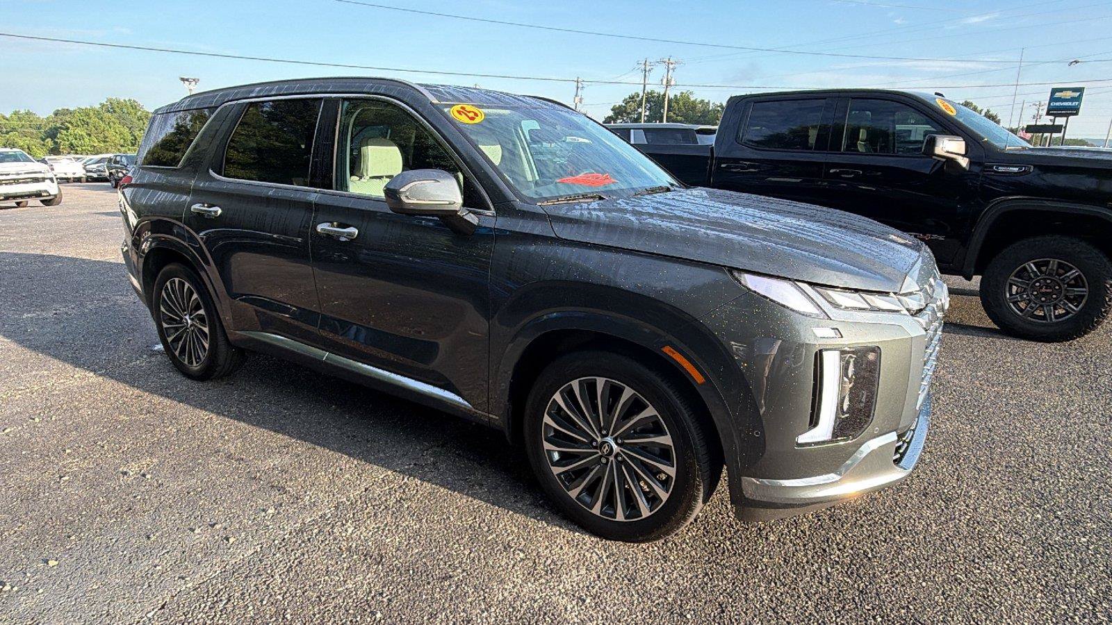 Used 2025 Hyundai Palisade Calligraphy FWD image 6