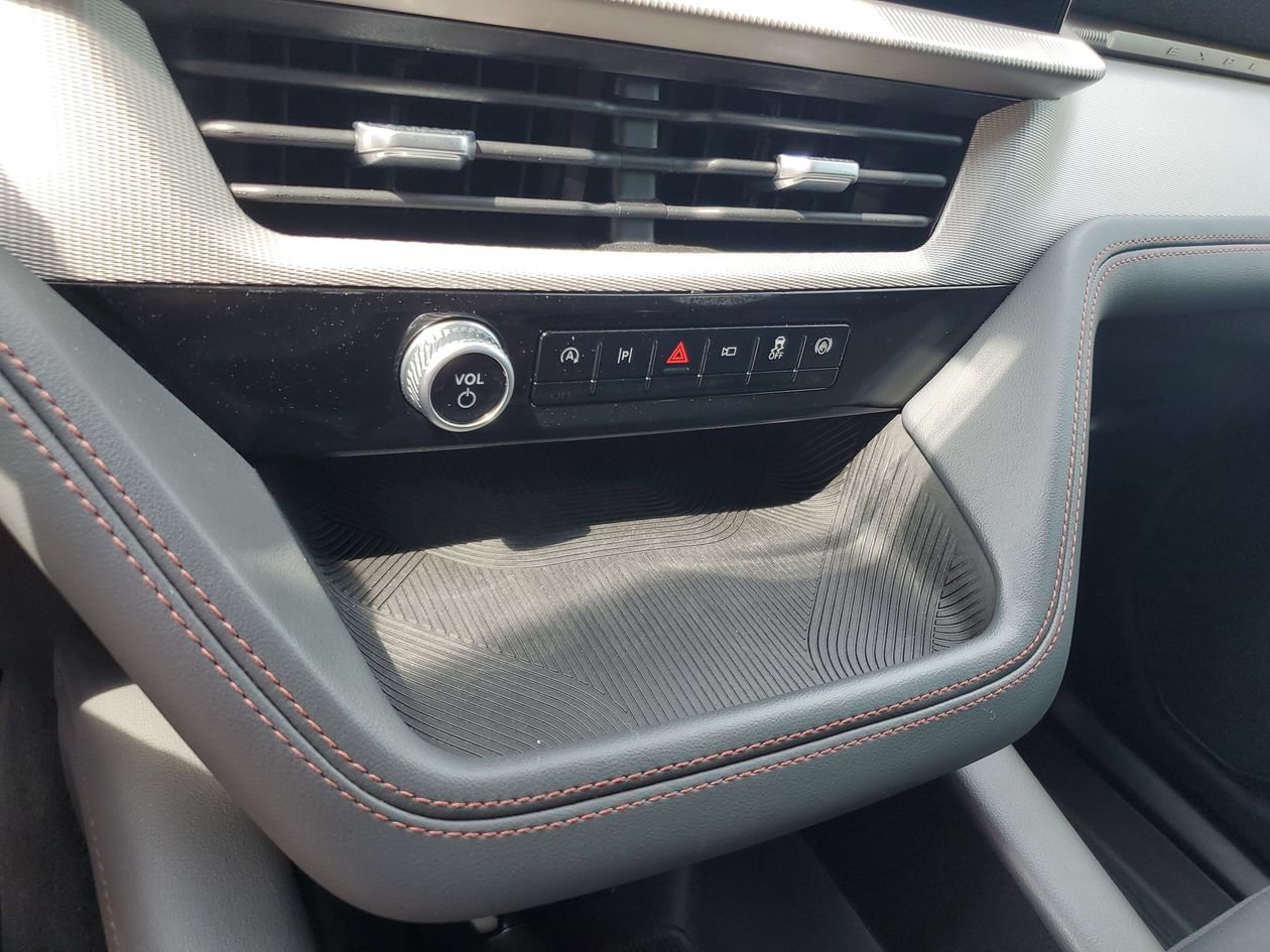 Used 2026 Ford Explorer Active RWD image 22