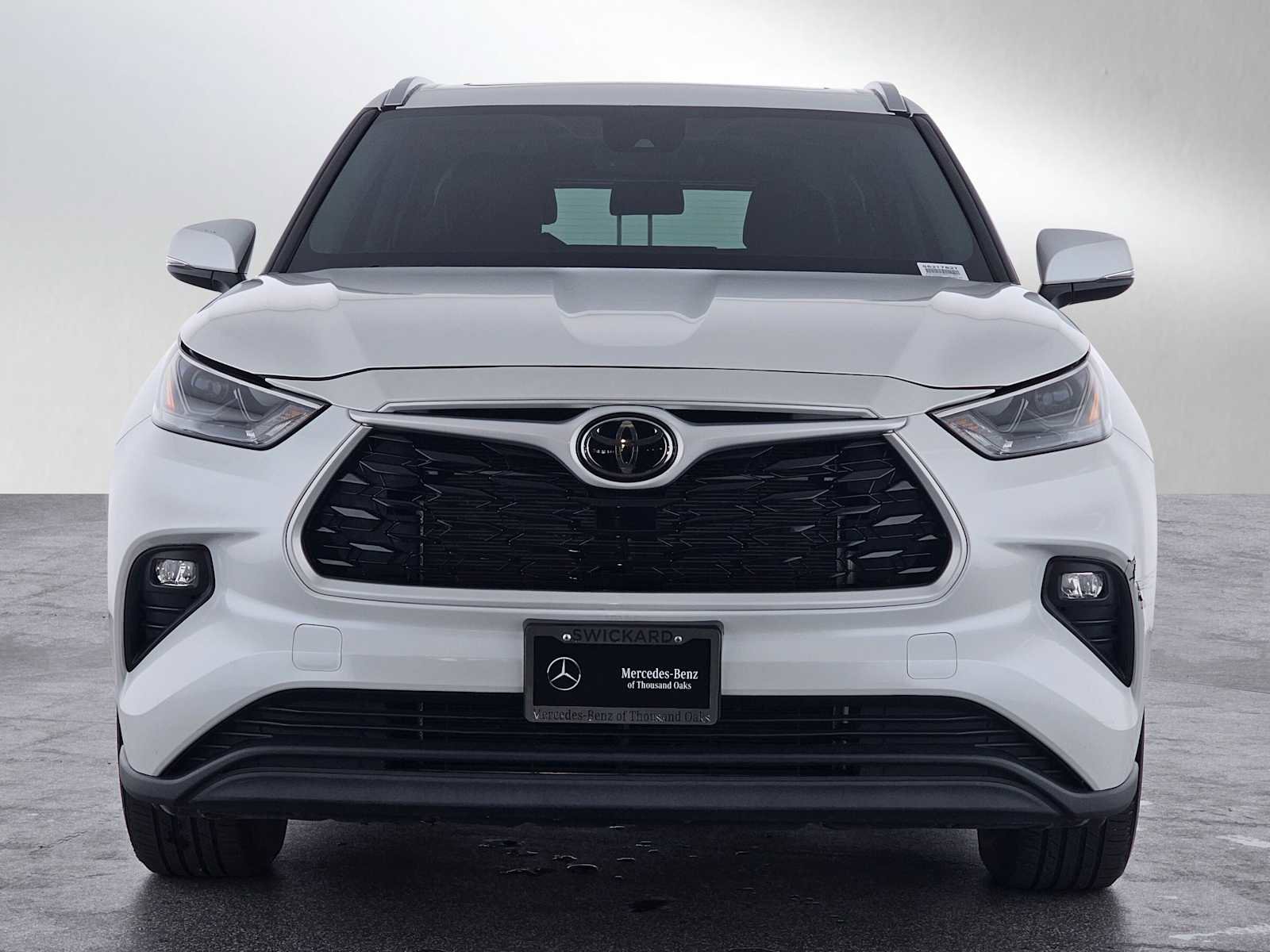 Used 2023 Toyota Highlander XLE image 8