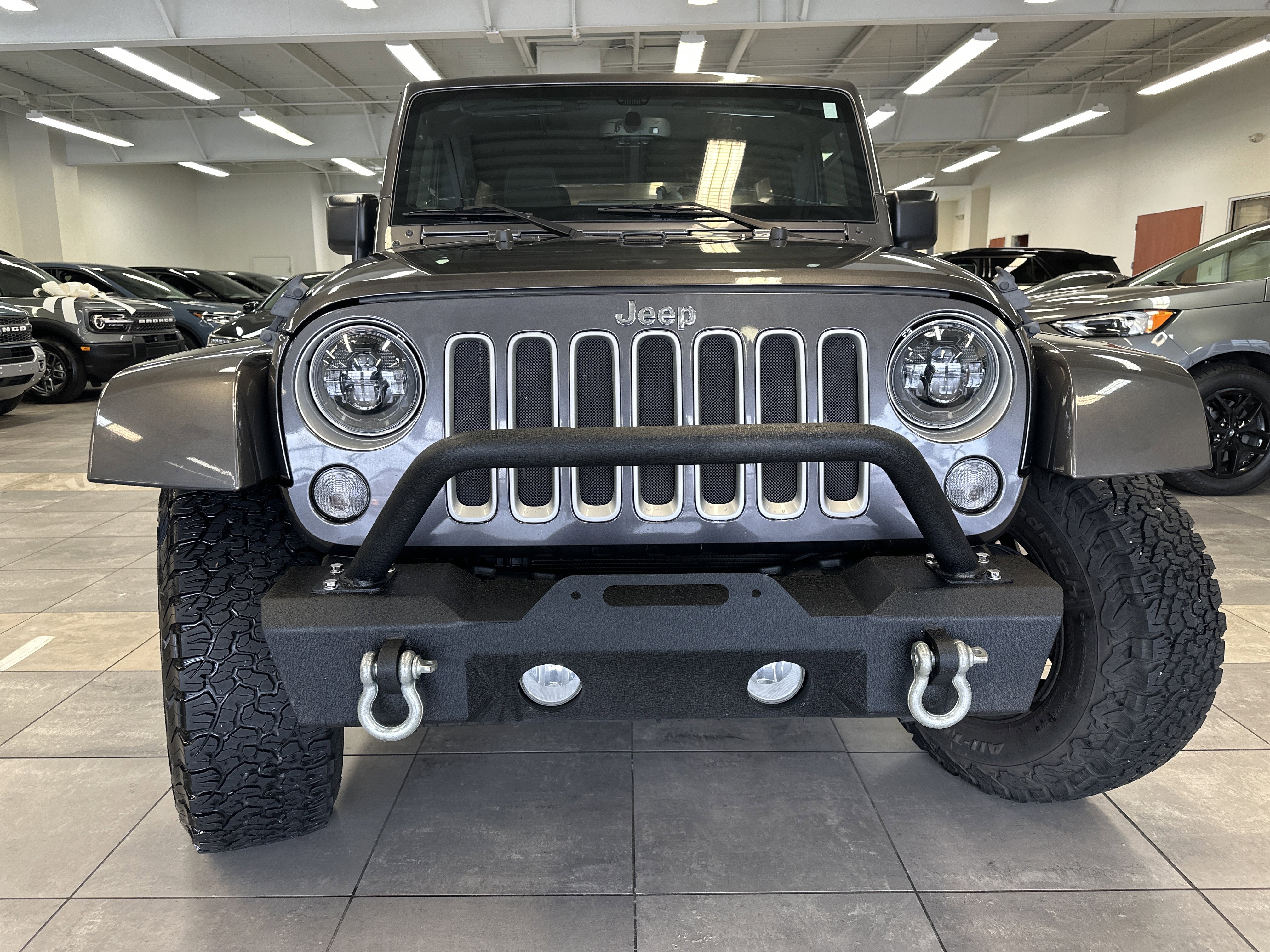 Used 2016 Jeep Wrangler Unlimited Sahara w/ Dual Top Group image 18
