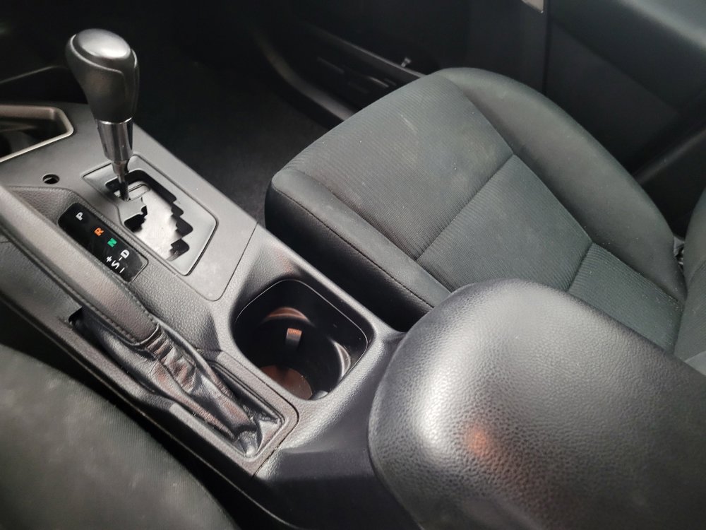 Used 2018 Toyota RAV4 LE FWD image 26