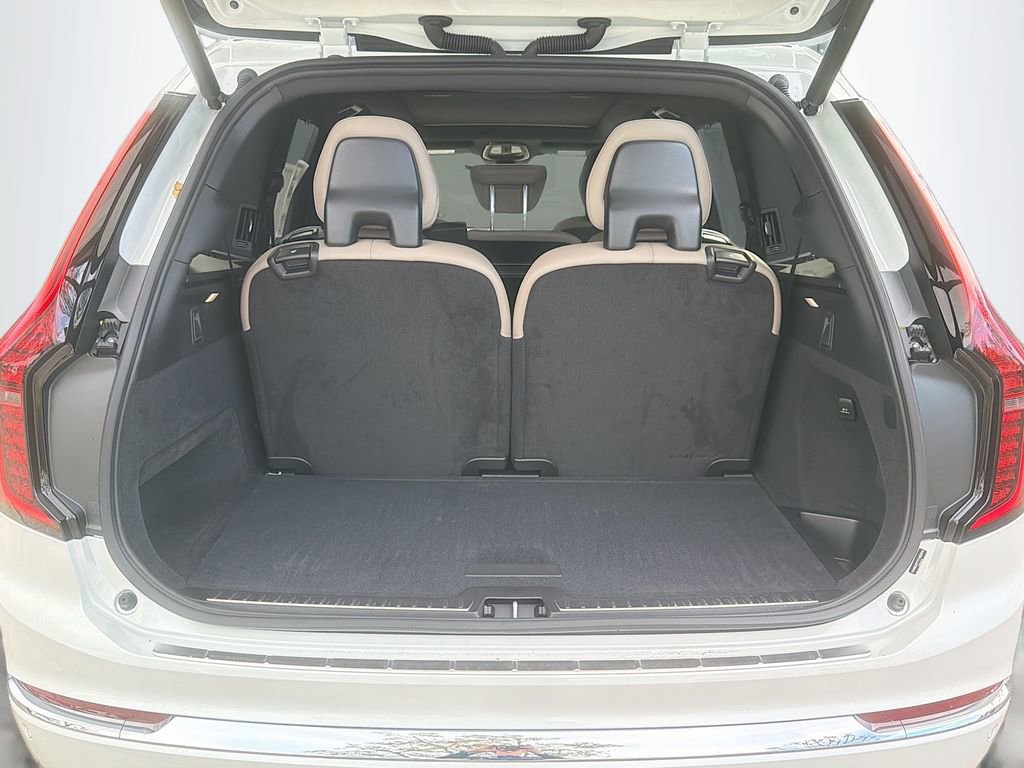 New 2026 Volvo XC90 B6 Ultra w/ Protection Package image 28